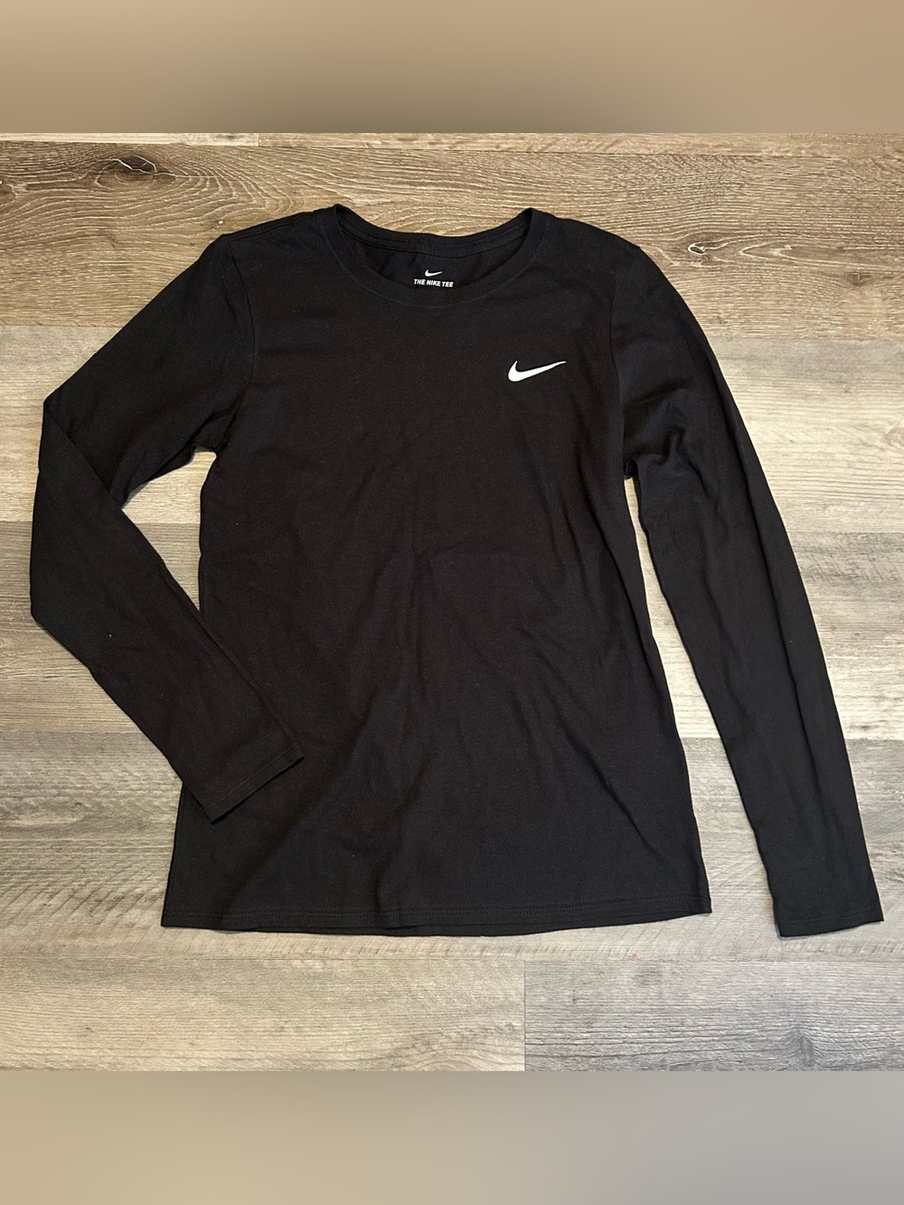 Women’s XS The Nike Tee Athletic Cut Long Sleeve Black Crew Neck Cotton Shirt